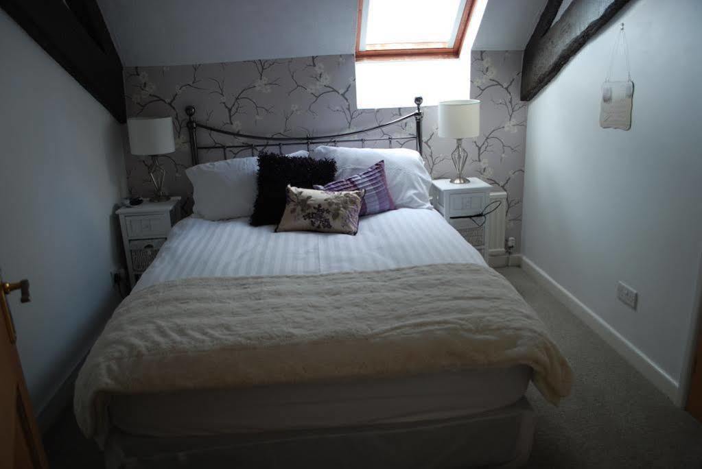 Stoneleigh Barn Bed And Breakfast Sherborne  Exterior photo