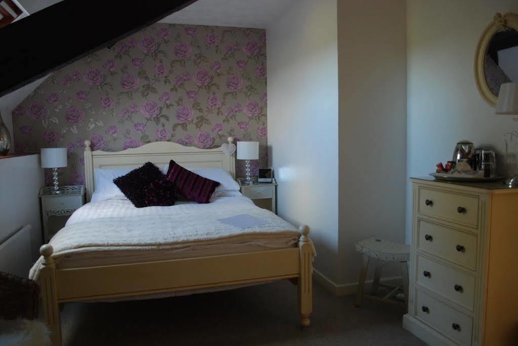 Stoneleigh Barn Bed And Breakfast Sherborne  Exterior photo