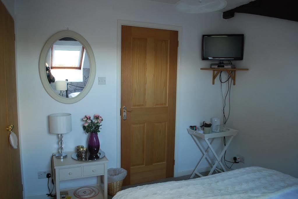 Stoneleigh Barn Bed And Breakfast Sherborne  Exterior photo